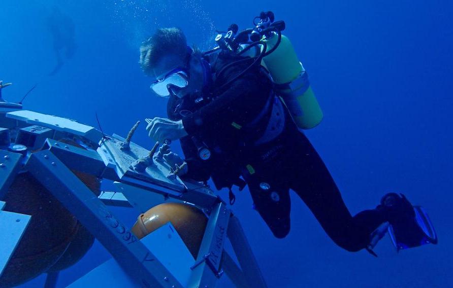 Jacobs engineer diver in gear underwater