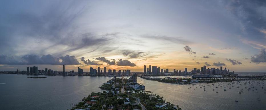 Sunset over Miami, the aerial view from Venetian Islands